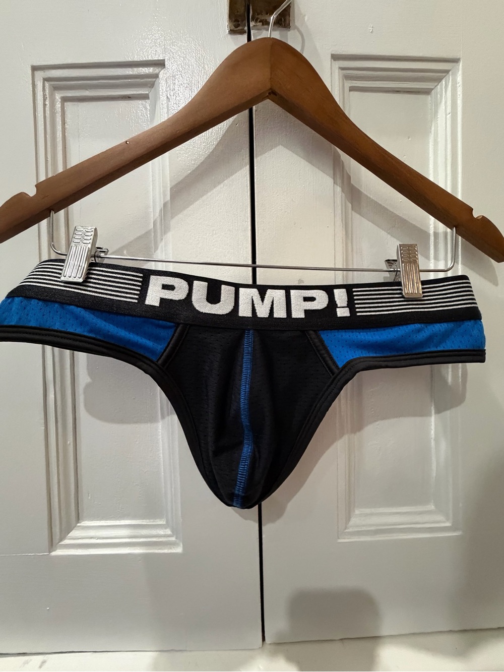 Pump! Black & Blue